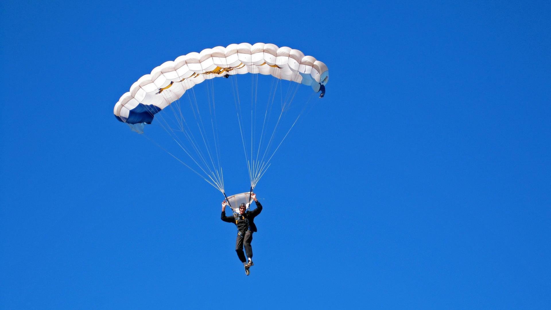 跨界主宰，当尼克斯的狂潮遇见乔治的加冕